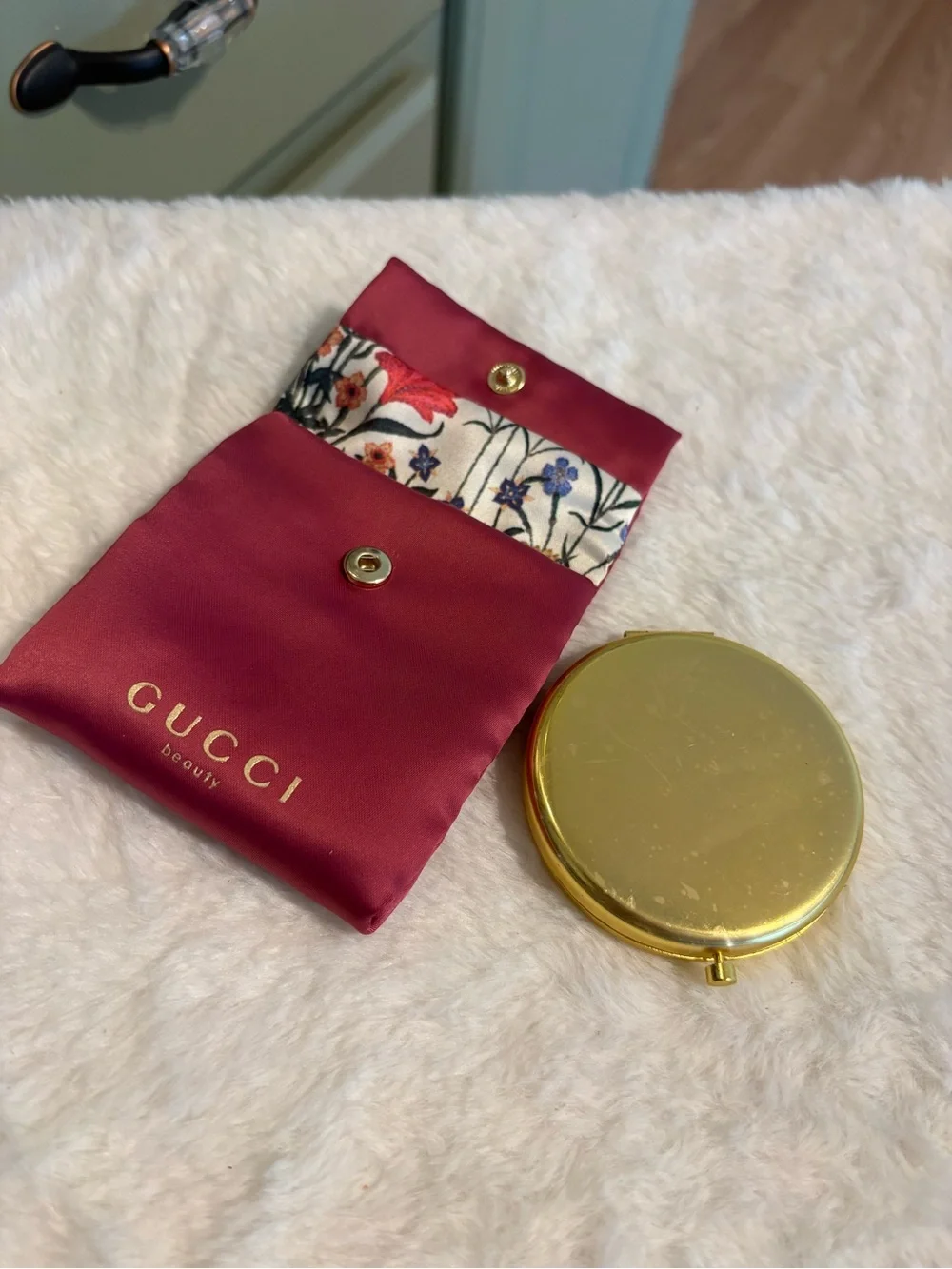 Gucci beauty compact